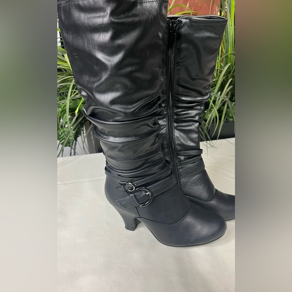 Black Leather Heeled Boot - Picture 1 of 5